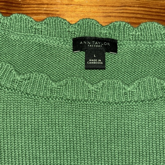 Ann Taylor sweater☘️ - Picture 2 of 3